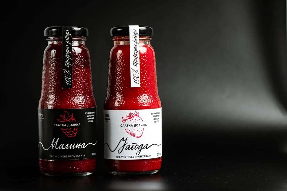 Flašice soka od maline i jagode